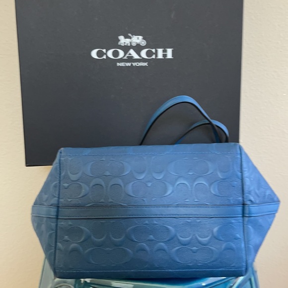 Coach Leather Embossed Logo Taxi Zip Tote & Wallet - Picture 7 of 8